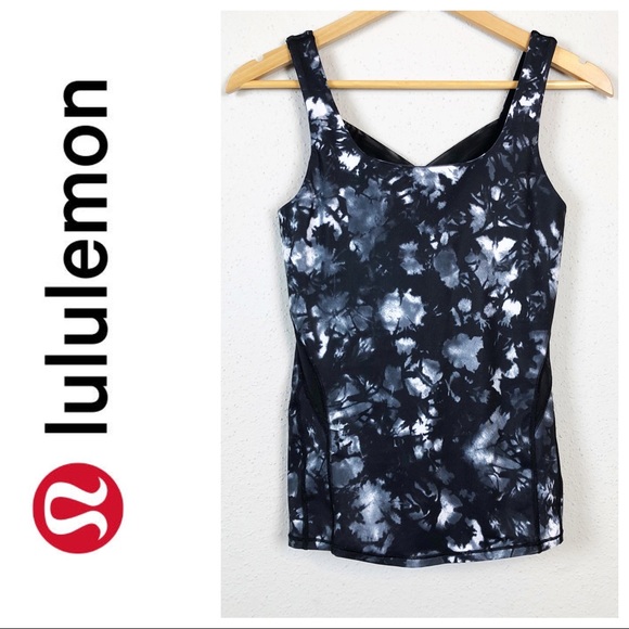 lululemon athletica Tops - Lululemon black water print tank top